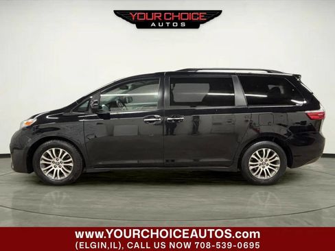 Used 2020 Toyota Sienna XLE Premium image 2