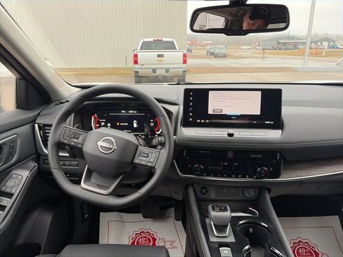 New 2026 Nissan Rogue Platinum image 14