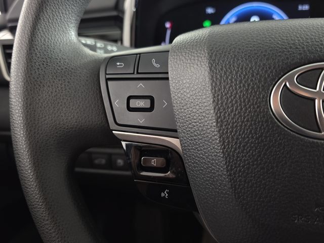 Used 2025 Toyota Camry LE FWD image 15