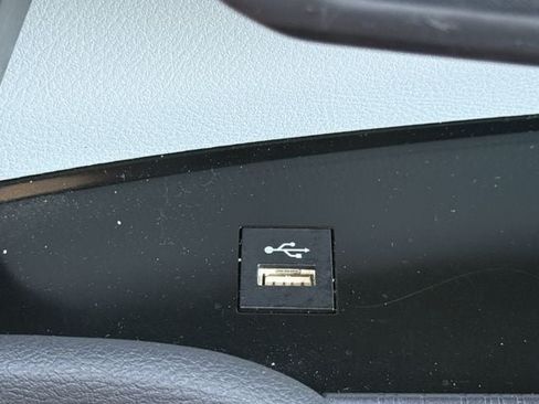 Used 2025 Toyota Sienna XLE FWD image 22