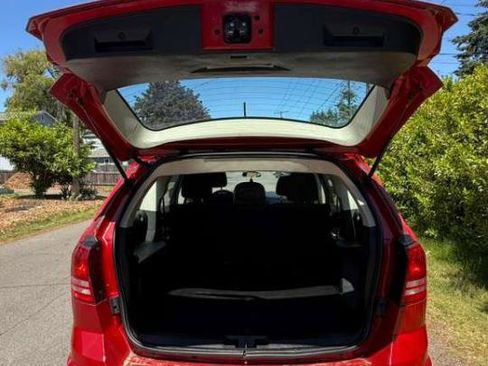 Used 2018 Dodge Journey SE FWD image 2