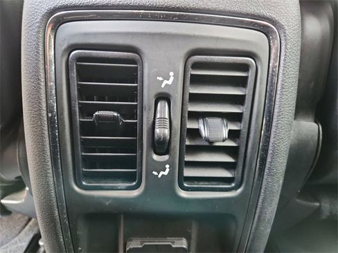 Used 2014 Jeep Grand Cherokee Laredo w/ Security & Convenience Group image 21