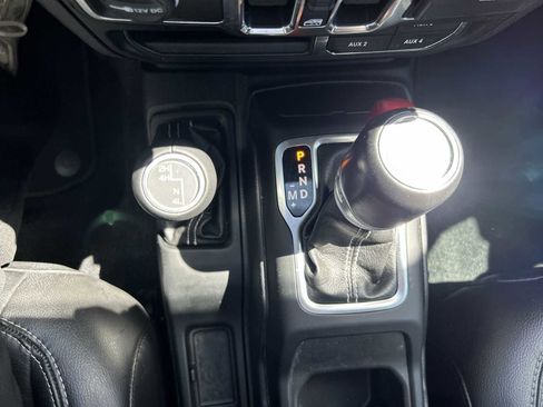 Used 2020 Jeep Gladiator Overland AWD/4WD image 20