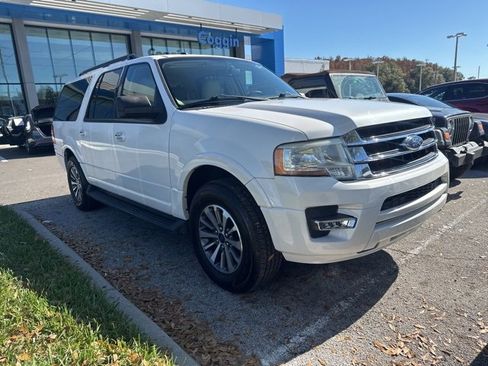 Used 2016 Ford Expedition EL XLT w/ Equipment Group 202A image 8