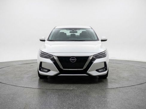 Used 2025 Nissan Sentra SV image 2