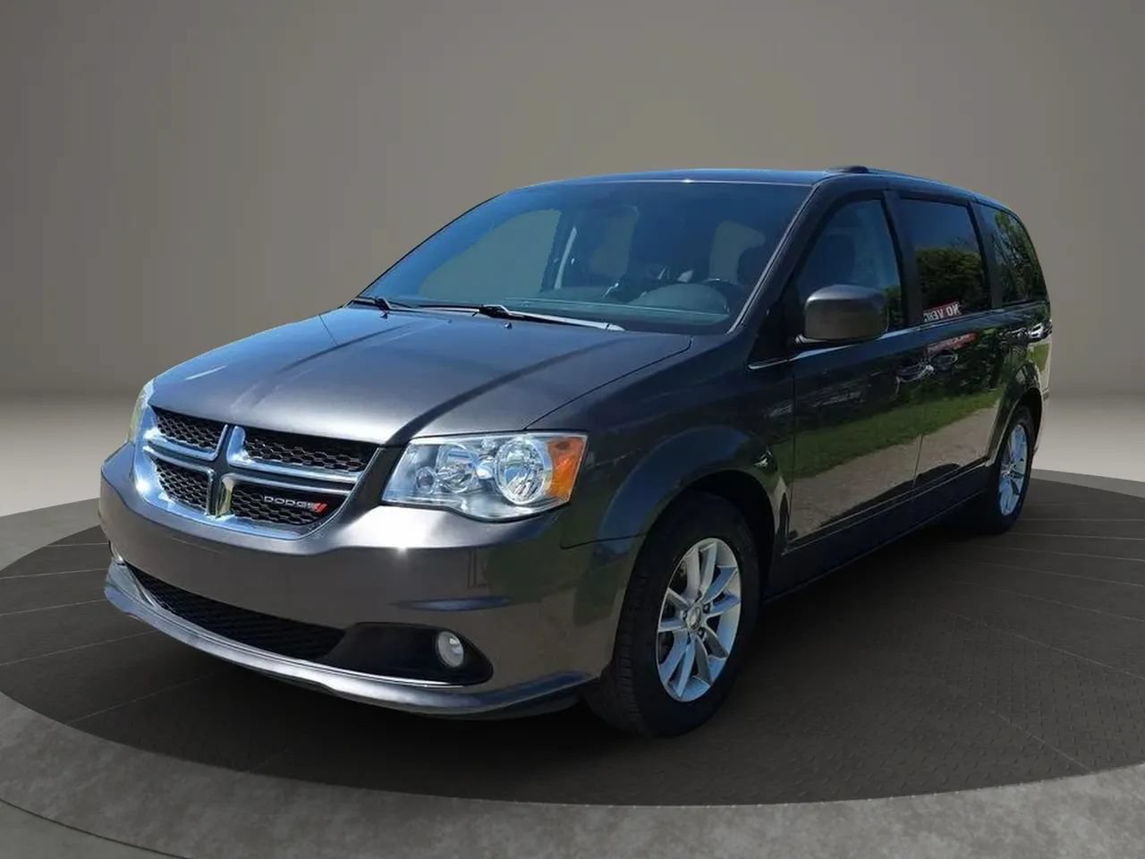 Used 2020 Dodge Grand Caravan SXT FWD image 1
