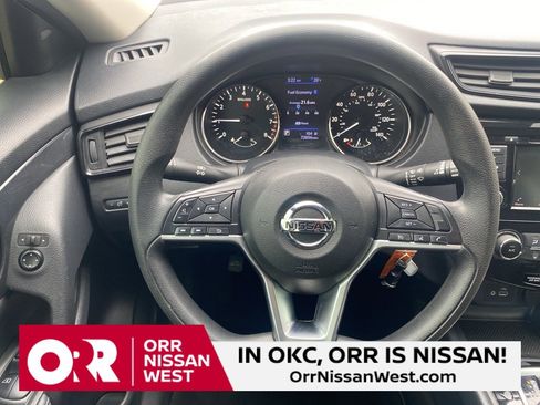 Used 2020 Nissan Rogue S image 22