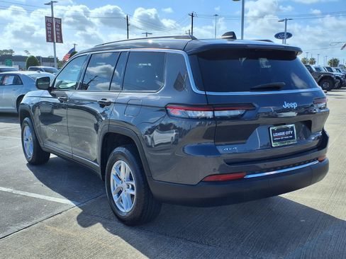 Used 2024 Jeep Grand Cherokee L Laredo AWD/4WD image 2