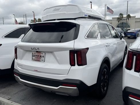 New 2026 Kia Sorento S image 4