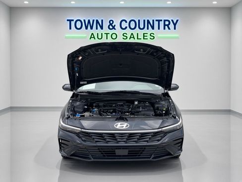 Used 2025 Hyundai Elantra SEL FWD image 10