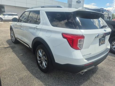 Used 2023 Ford Explorer Limited AWD/4WD image 5