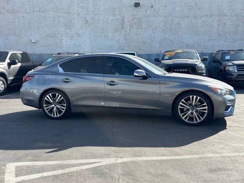 Used 2018 INFINITI Q50 Luxe image 2