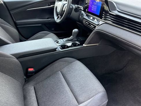 Used 2025 Toyota Camry LE FWD image 19