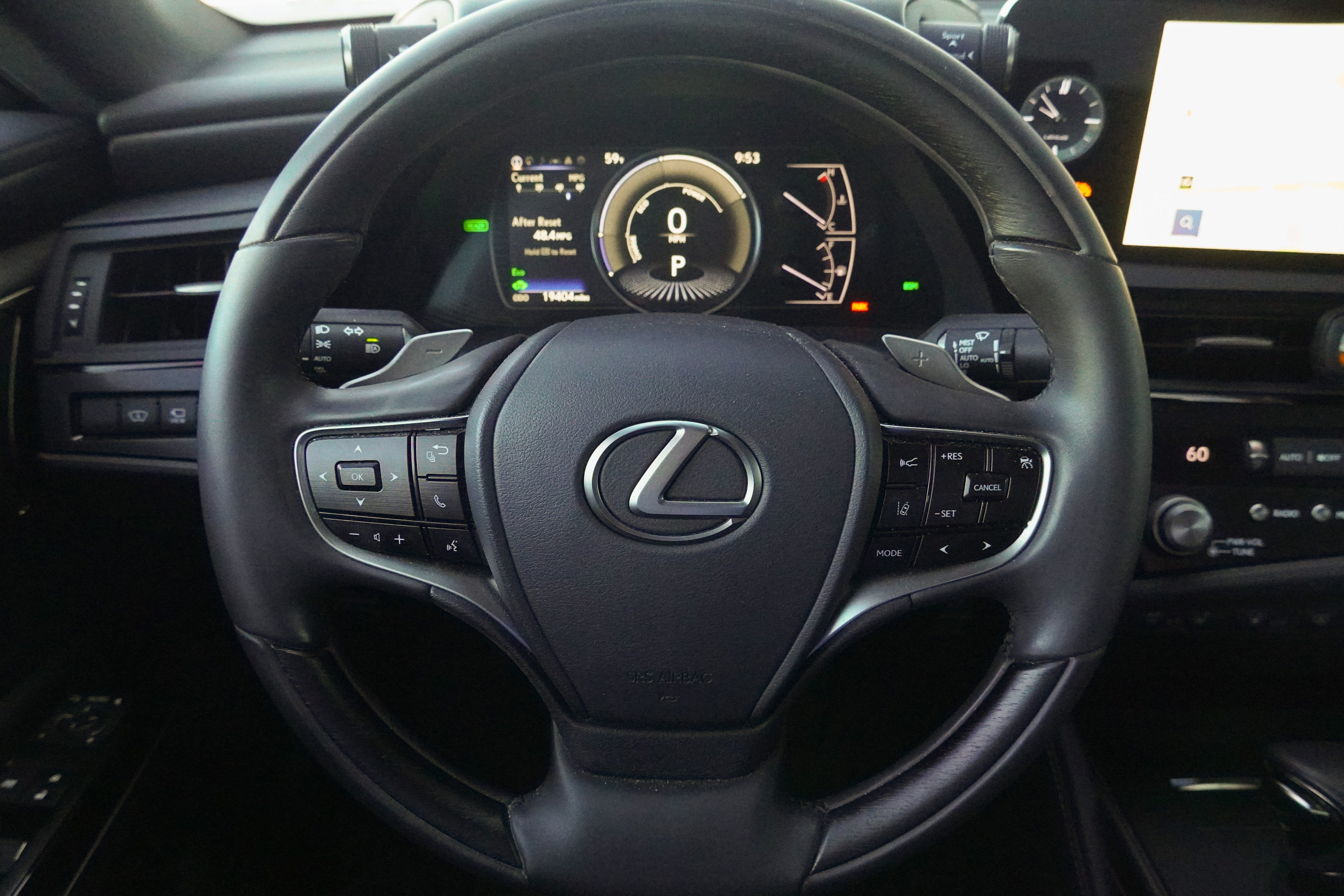 Used 2024 Lexus ES 300h Ultra Luxury w/ Accessory Package (Z2) FWD image 17