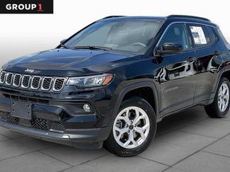 Used 2025 Jeep Compass Latitude w/ Sun & Sound Group AWD/4WD video 1