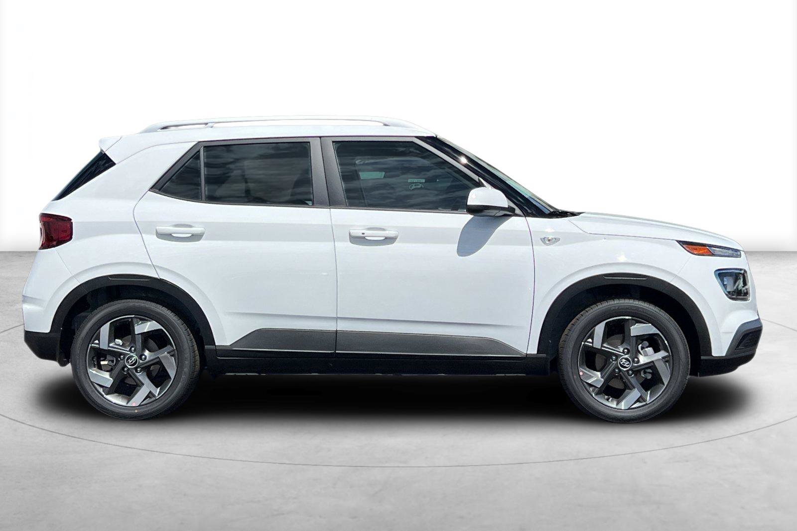 New 2026 Hyundai Venue SEL FWD image 7
