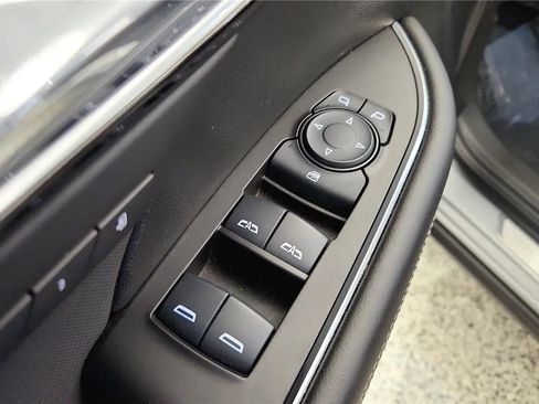 Used 2024 Buick Envision Preferred AWD/4WD image 23