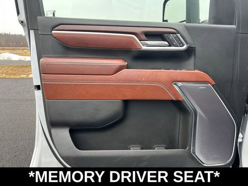 Certified 2024 GMC Sierra 2500 Denali Ultimate image 17