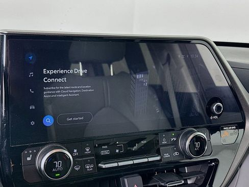 Used 2023 Toyota Highlander XLE image 17