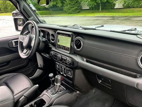 Used 2023 Jeep Wrangler Unlimited Sahara w/ Cold Weather Group AWD/4WD image 14