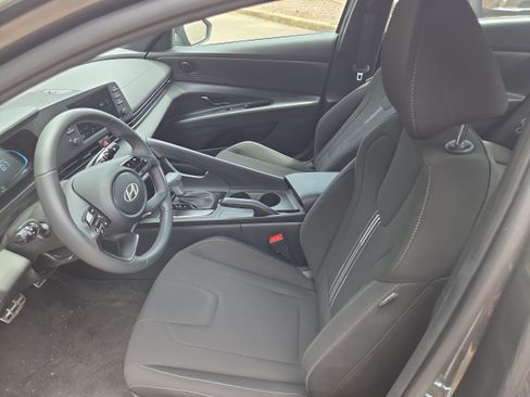 Used 2026 Hyundai Elantra Sport FWD image 9