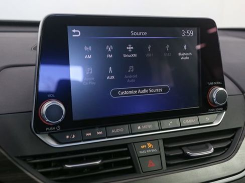 Used 2025 Nissan Altima 2.5 SV image 19