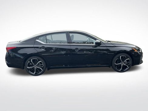 New 2025 Nissan Altima 2.5 SR w/ SR Premium Package image 6