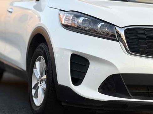 Used 2020 Kia Sorento LX FWD image 13