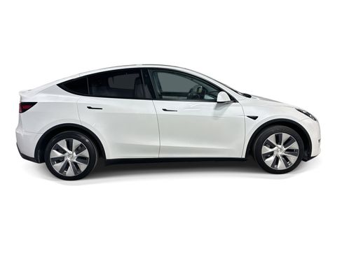 Certified 2021 Tesla Model Y Long Range AWD/4WD image 7