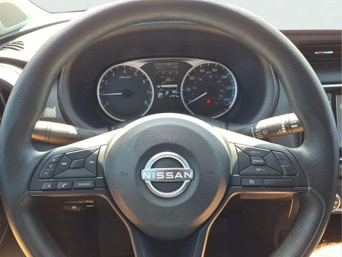 Used 2025 Nissan Kicks Play S image 15
