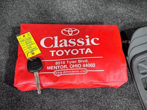 Used 2015 Toyota Corolla L FWD image 33