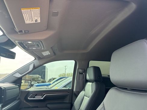 Used 2024 GMC Sierra 1500 SLT w/ SLT Premium Plus Package image 9