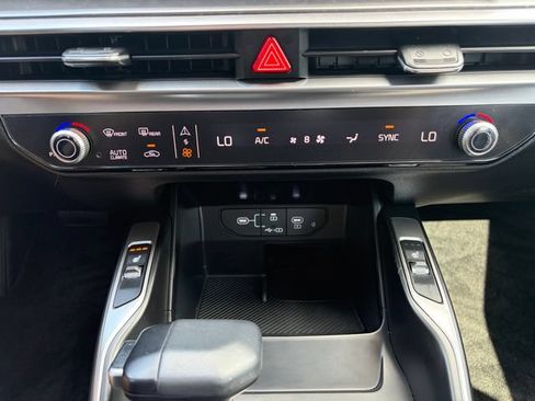Certified 2025 Kia Sorento S FWD image 29