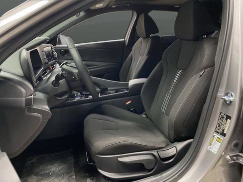 New 2026 Hyundai Elantra SEL Sport image 4
