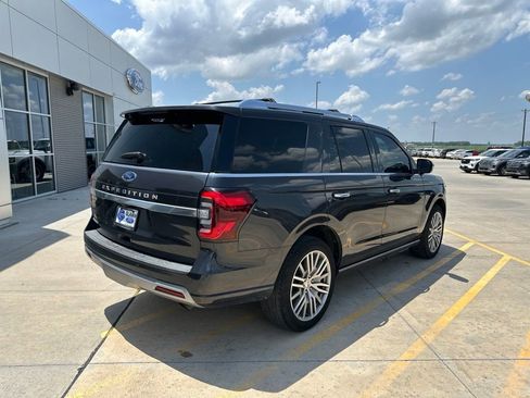 Used 2022 Ford Expedition Platinum AWD/4WD image 8