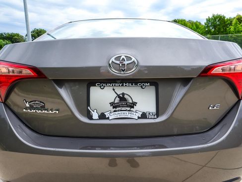 Used 2019 Toyota Corolla LE FWD image 38