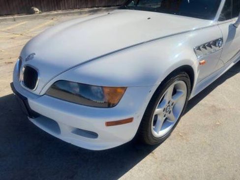 Used 1999 BMW Z3 2.5i RWD image 12