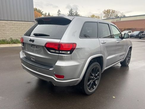 Used 2019 Jeep Grand Cherokee Altitude image 5