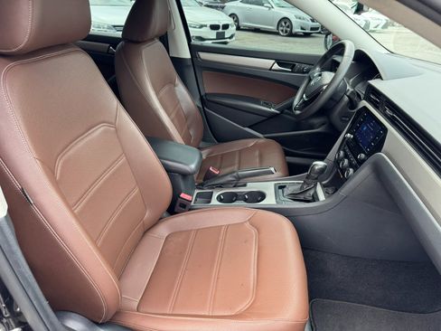 Used 2022 Volkswagen Passat 2.0T SE image 28