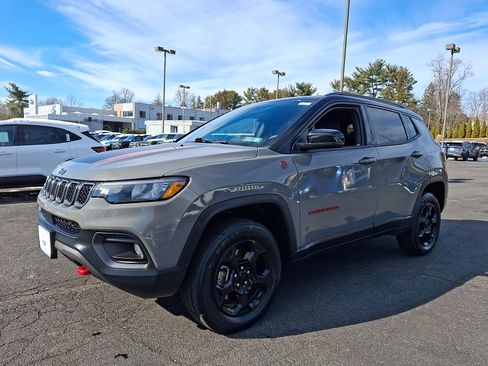 Used 2023 Jeep Compass Trailhawk image 3