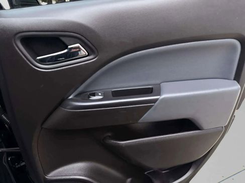 Used 2021 Chevrolet Colorado Z71 w/ Safety Package image 12