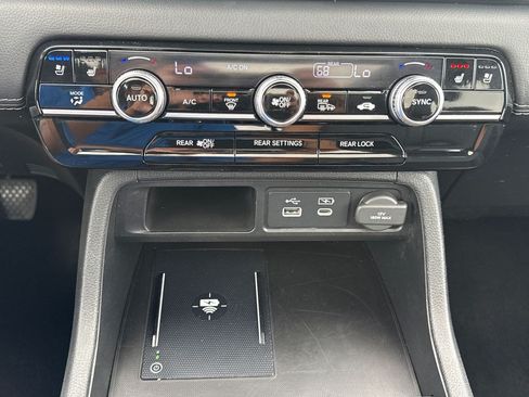 Certified 2023 Honda Pilot Elite image 35