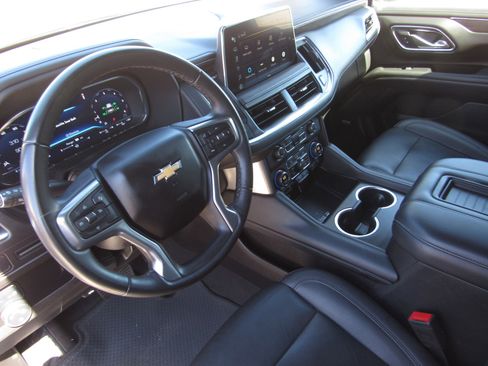 Used 2024 Chevrolet Tahoe LT RWD image 17