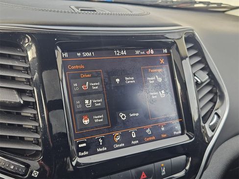 Used 2019 Jeep Cherokee Overland w/ Technology Group image 26