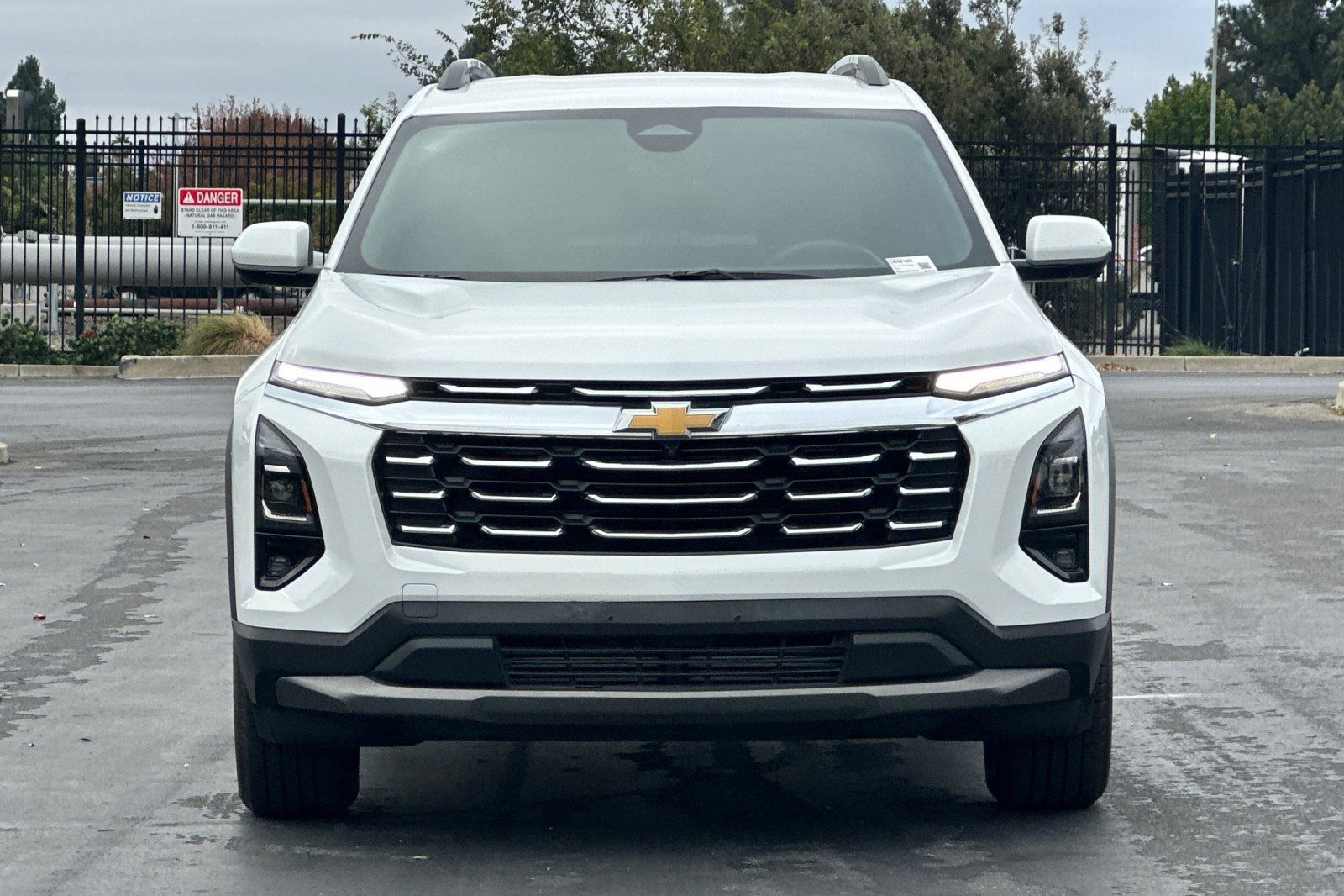 Used 2025 Chevrolet Equinox LT w/ Convenience Package II AWD/4WD image 9