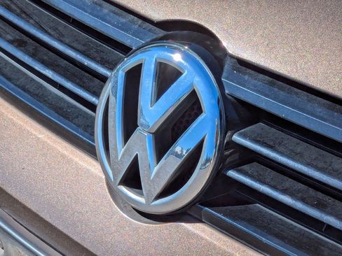 Used 2012 Volkswagen Jetta SE FWD image 12