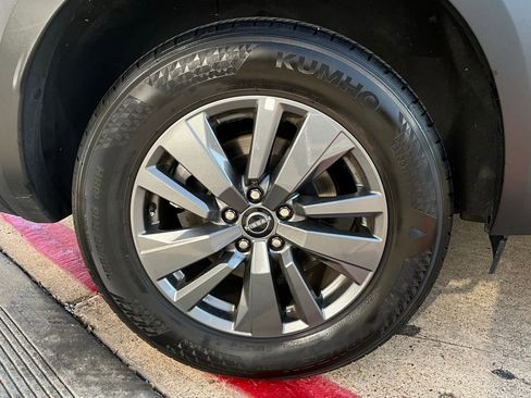 Used 2024 Nissan Pathfinder SV image 9