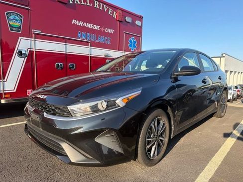 Used 2023 Kia Forte LXS FWD image 1