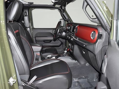 Used 2021 Jeep Wrangler Unlimited Rubicon w/ Dual Top Group image 26