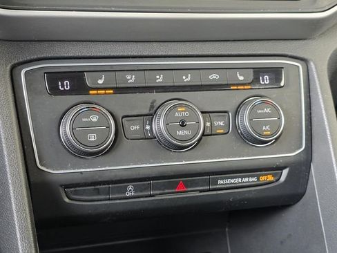 Used 2021 Volkswagen Atlas Cross Sport SE w/ Panoramic Sunroof Package FWD image 21